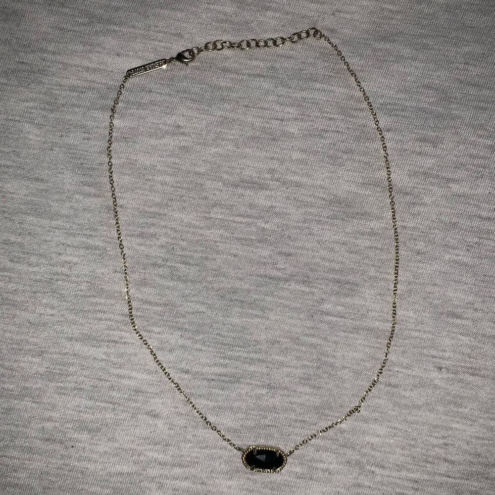 Kendra Scott necklace